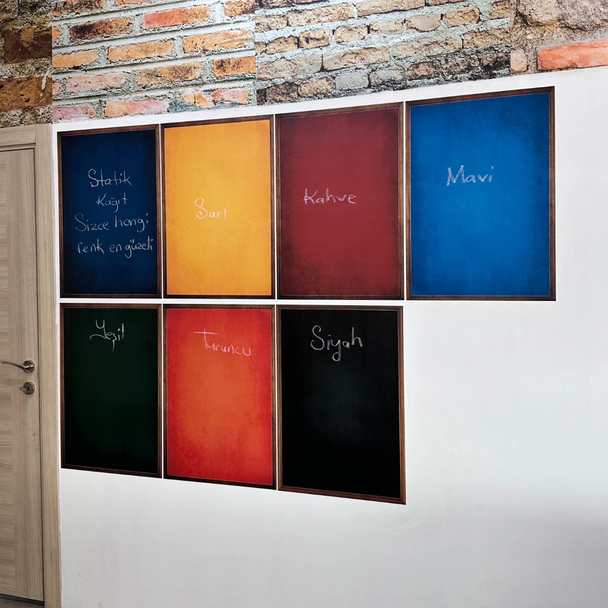 Statik Tutunma Özellikli Renkli Tahtalar